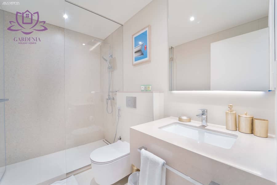 14 Bath 1 1. jpg
