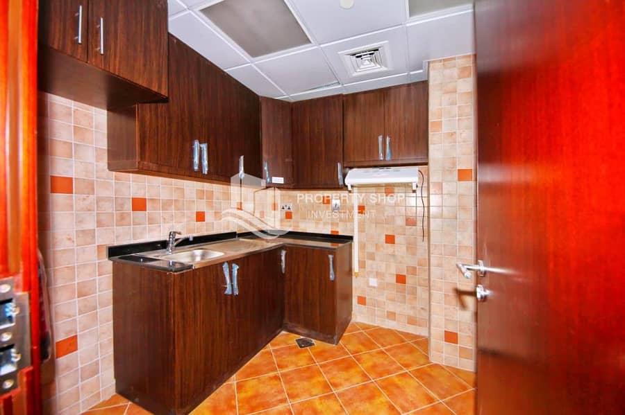 4 1672356-36477-Kitchen. jpg