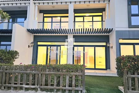 5 Bedroom Villa for Rent in Palm Jumeirah, Dubai - Direct Beach | Garden | Vacant Soon | Burj Al Arab