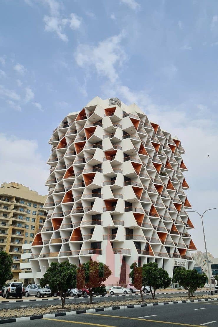 2 binghatti-views-23376_xl (1). jpg