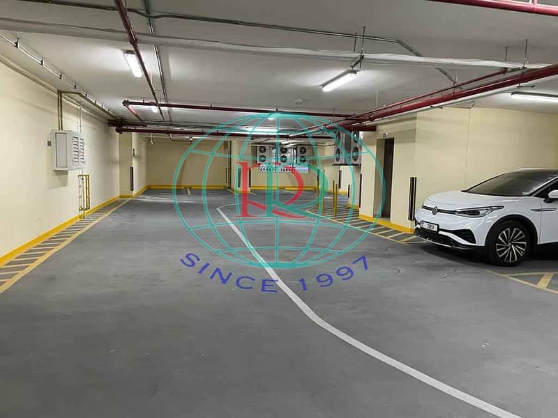 30 CD477 PARKING32. jpeg