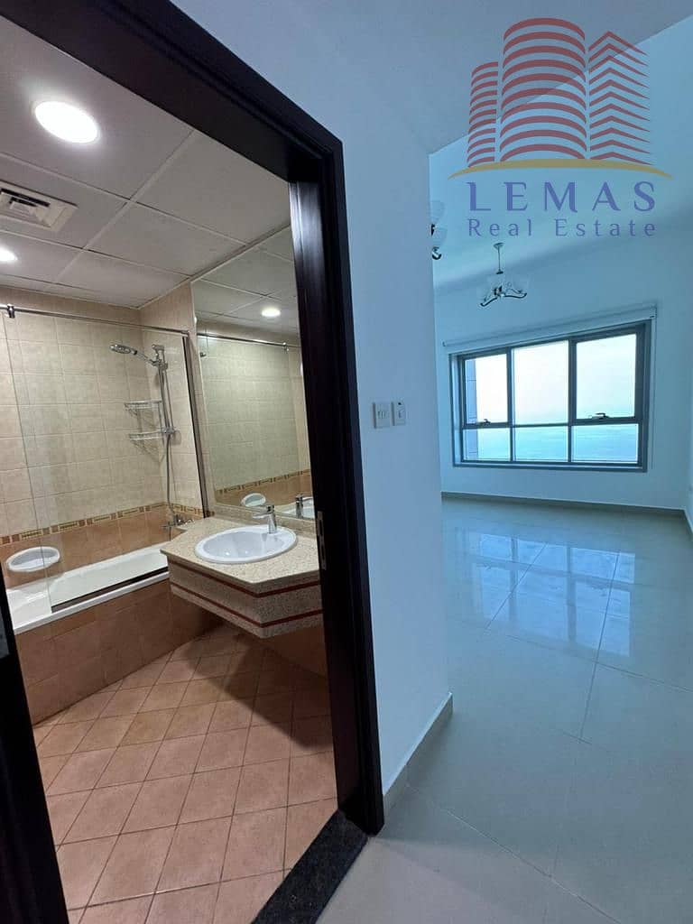 15 fb4ec864-85da-4dc2-81db-8b8c1ad3b3ce. jpg