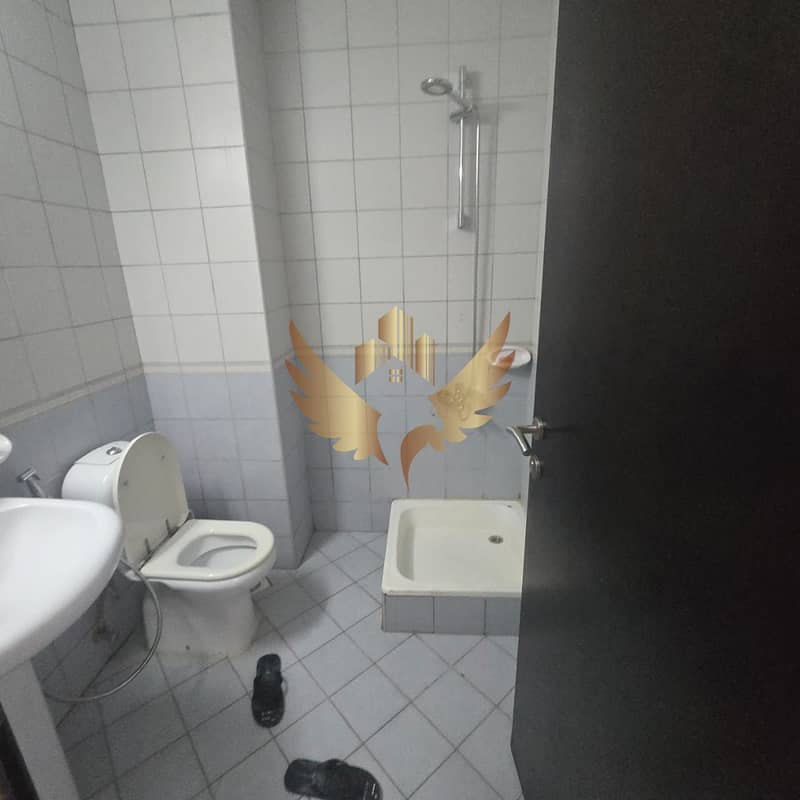 4 2fbf5533-d541-4b8a-aa92-76fe3b624f16. jpeg
