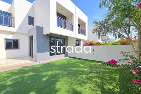 Single Row | Landscaped | Pool and Park