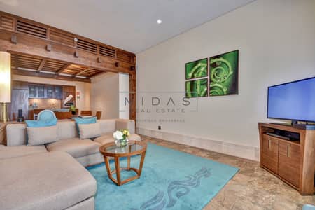 朱美拉棕榈岛， 迪拜 2 卧室酒店式公寓待租 - 2 Bedroom Apartment Living Room (03). jpg