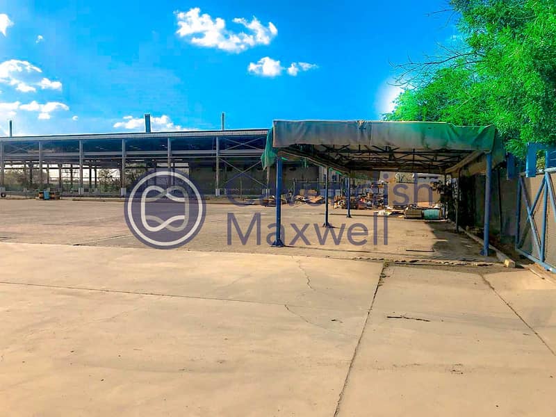 Well located warehouse with a large plot- JAFZA