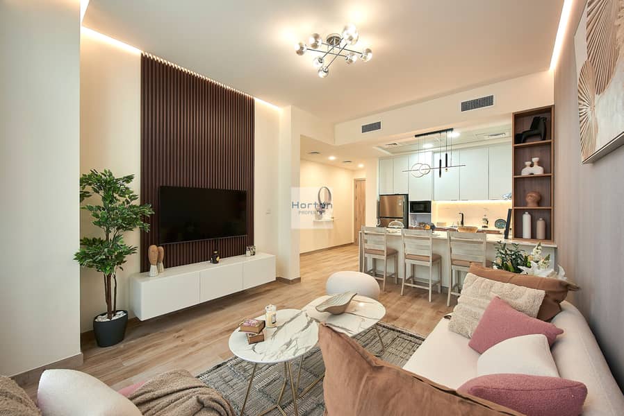7 living-dining-view. JPG