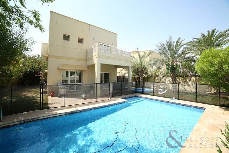 3 Bedrooms | Private Pool | Vacant Now