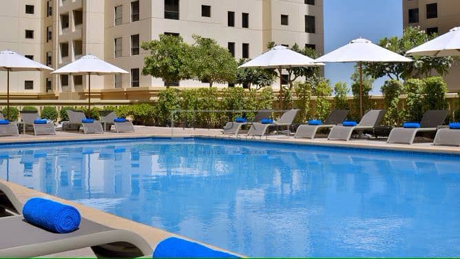 12 dxbdj-pool-0295-hor-wide. jpg