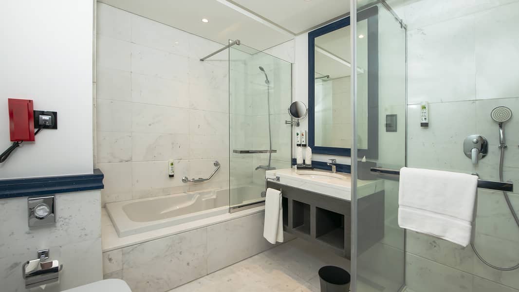 4 Deluxe Room (4). jpg