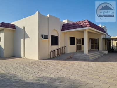 For sale in Al-Yash area, a one-story villa with an area of 12,000 square feet and split air conditioning