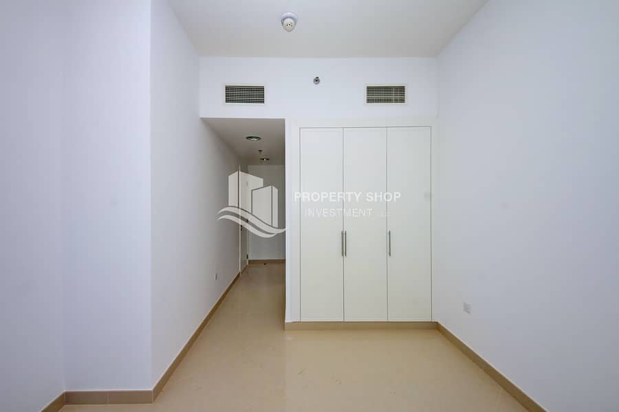 6 2-bedroom-apartment-al-reem-island-shams-abu-dhabi-oceanscape-cabinet. JPG