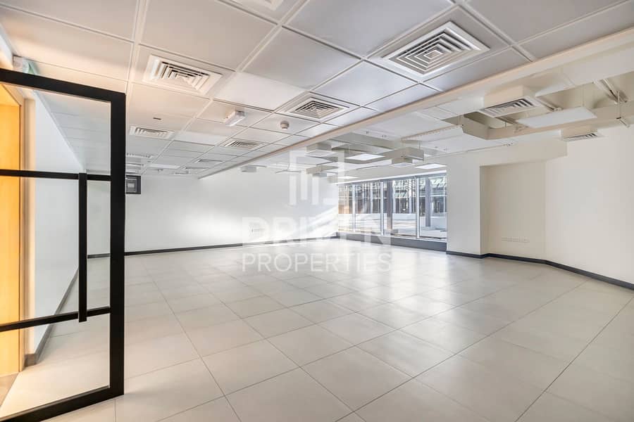 Brand New and Premium Office | Road View Brand New and Premium Office | Road View
