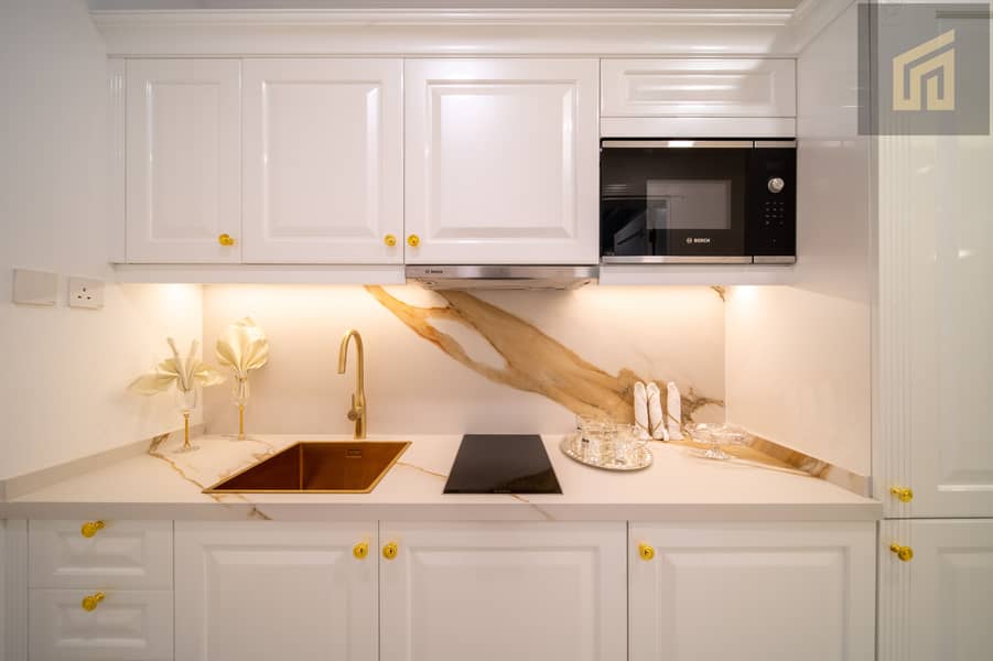 5 Kitchen 1. jpg
