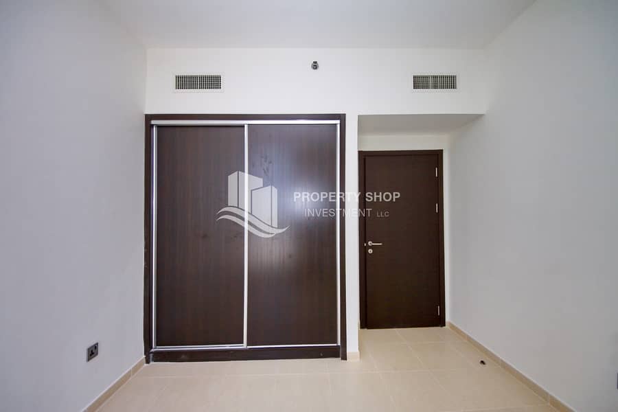 6 2-bedroom-apartment-al-reem-island-shams-abu-dhabi-mangrove-place-cabinet. JPG