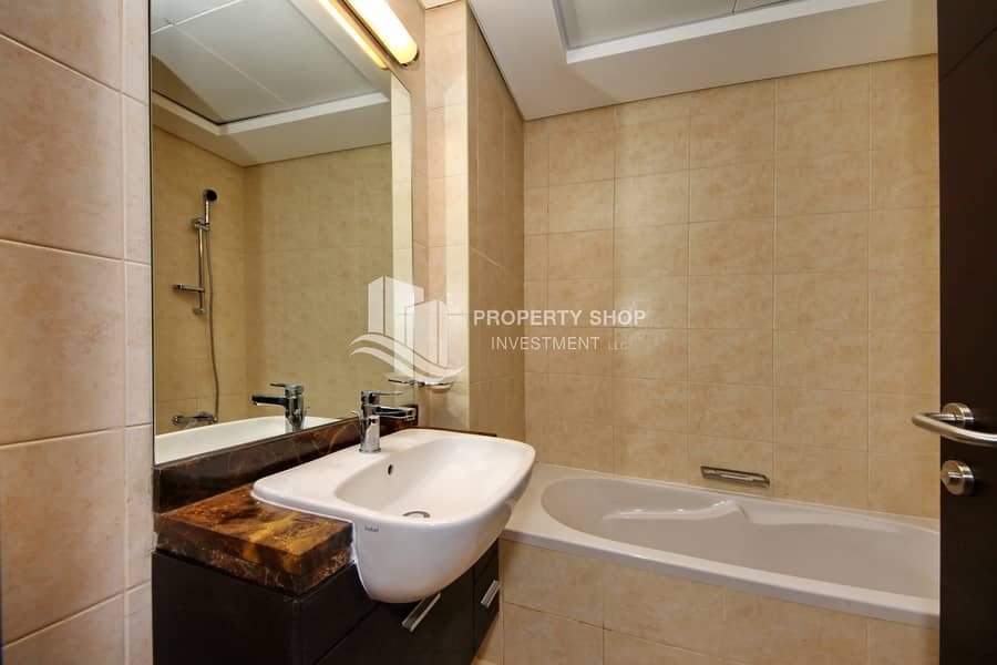 9 2-bedroom-apartment-al-reem-island-shams-abu-dhabi-mangrove-place-bathroom. JPG