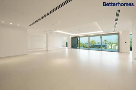 3 Bedroom Flat for Sale in Palm Jumeirah, Dubai - Sea View | Vacant | Beach Access