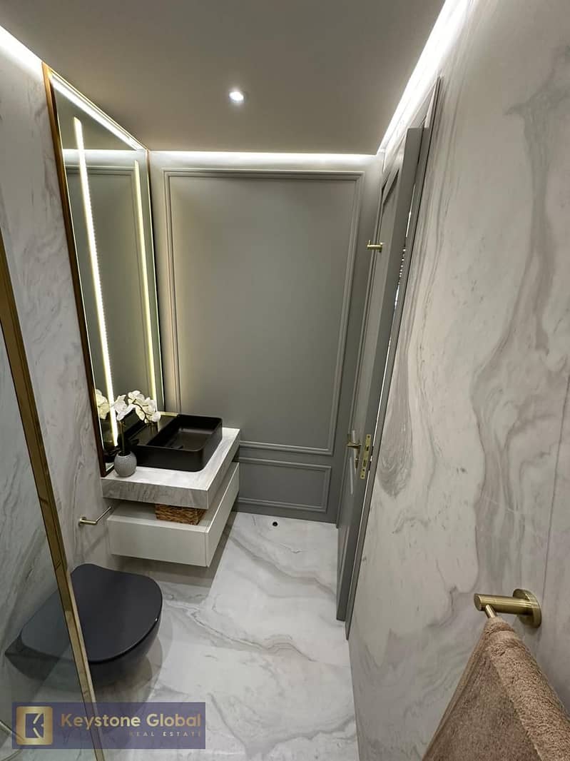 9 powder room. jpeg