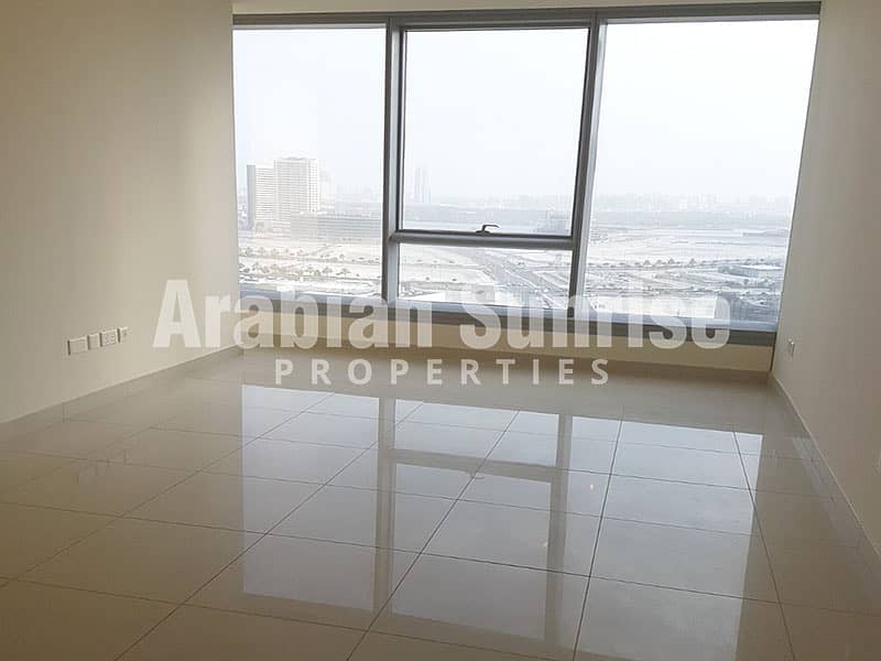 3 Sun-tower-1BR-1612A-1014sft-Living1. jpg