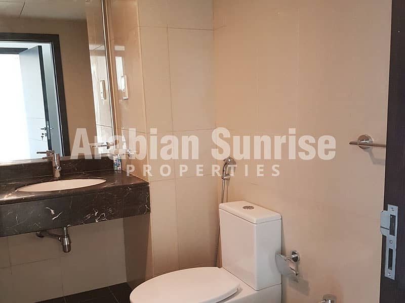 10 Sun-tower-1BR-1612A-1014sft-Bathroom1. jpg