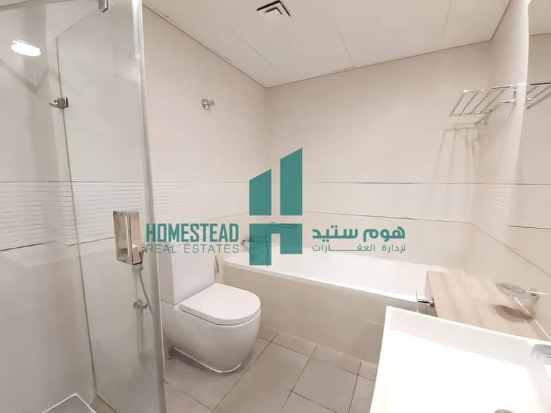13 14050066-6dffdo-Photoroom. png