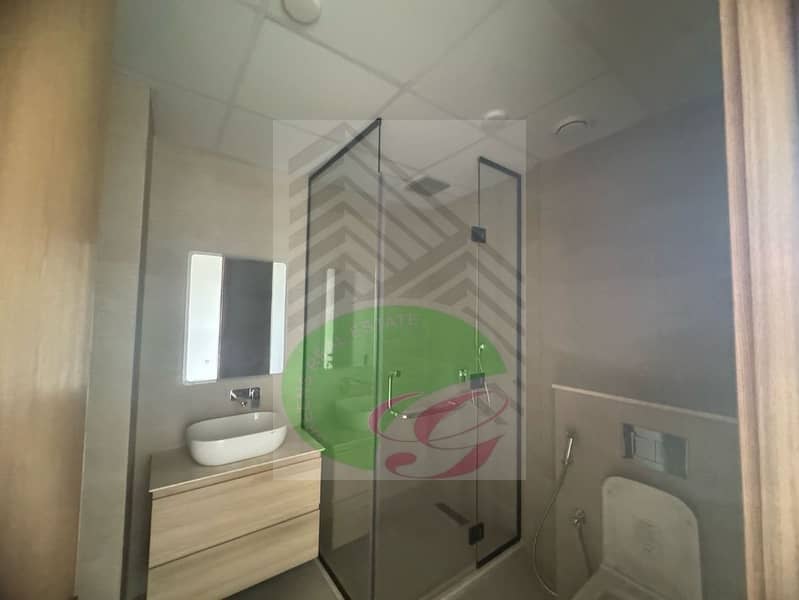 26 bcb42b07-7966-4bd2-8581-1db06c55c4de. jpg