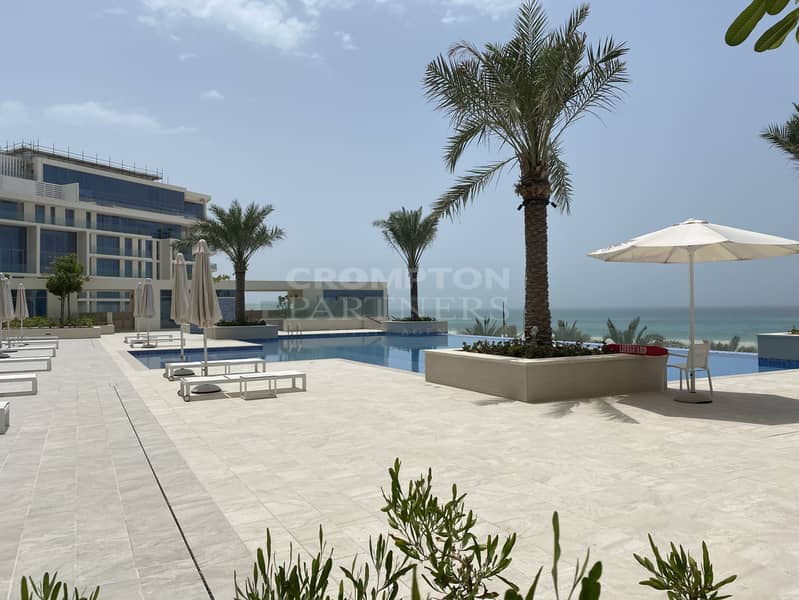 Partial Sea | Pool View | Loft Style|Podium Level