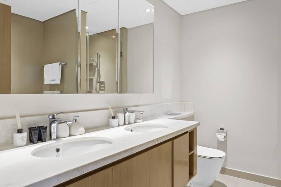 Luxurious Living 3 Bedroom at Harbour Views - Image 18