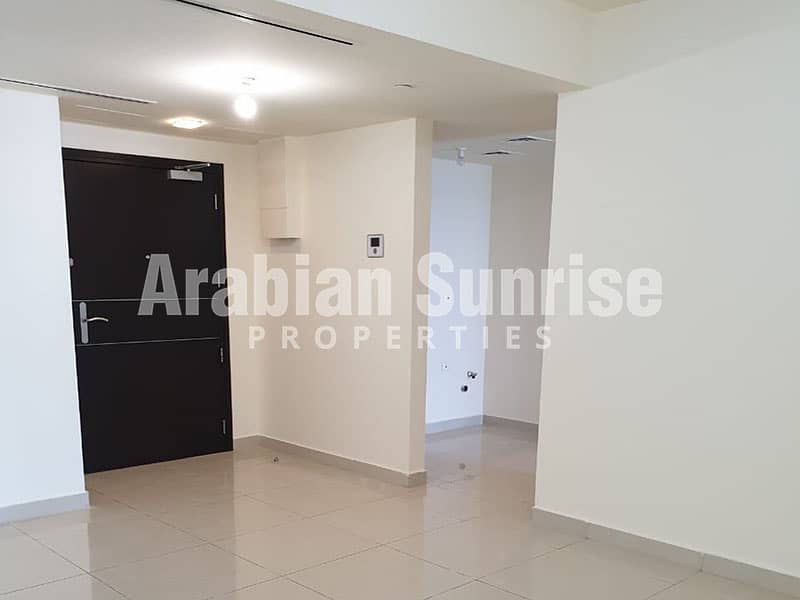 7 Sun-Tower-2BR-2503B-1565sft-Foyer. jpg