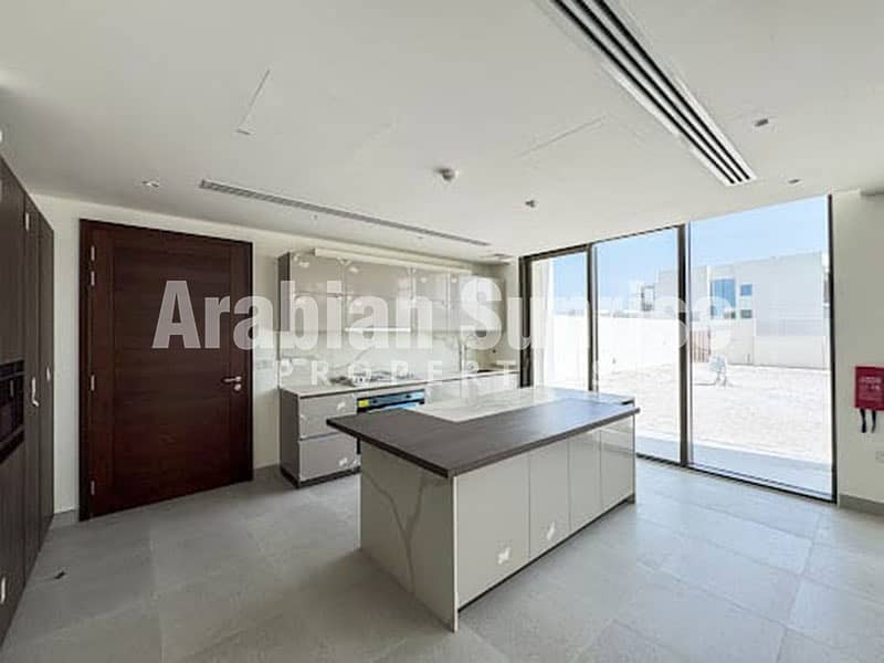 3 Jubail-Island-4BR-Villa-2334-Kitchen. jpg