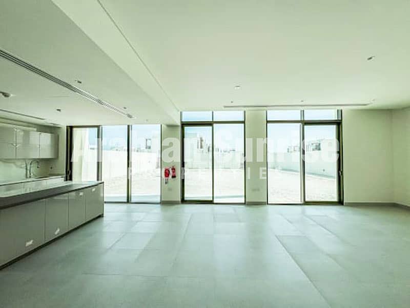 5 Jubail-Island-4BR-Villa-2334-Living. jpg
