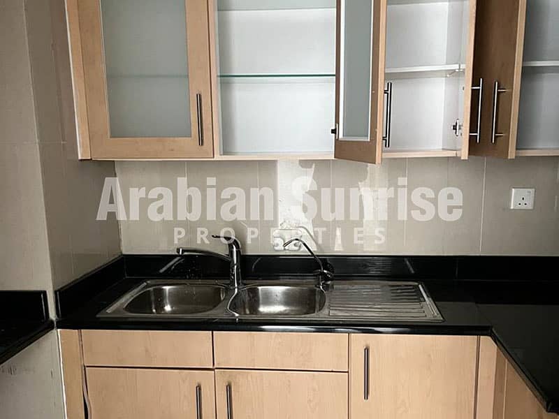 4 Sky Tower-1BR-4710-934sft-kitchen1. jpg