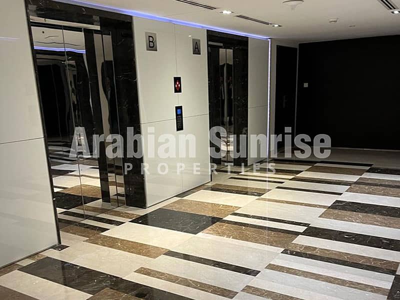 9 Sky Tower-1BR-4710-934sft-lift. jpg