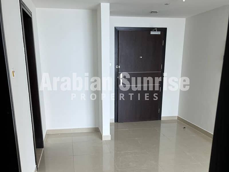10 Sky Tower-1BR-4710-934sft-foyer. jpg