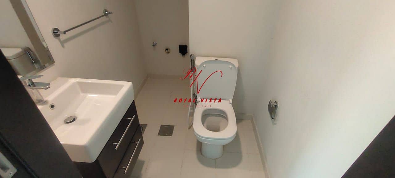 10 92a502ae-7745-42a9-a0ac-d8be0e198f80. jpeg