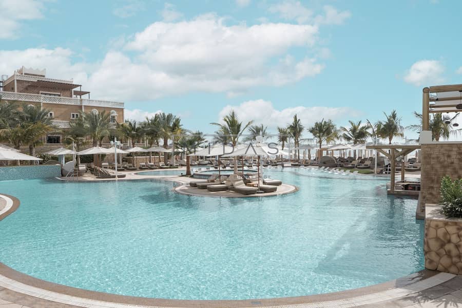 14 28 Outdoor Swimming Pool. jpg