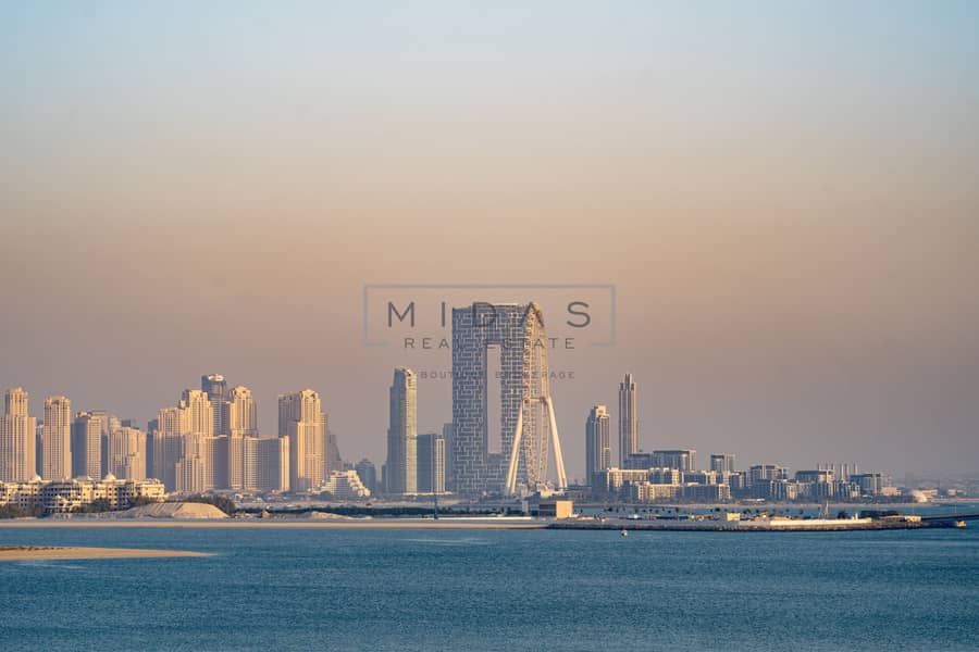 18 9 Dubai Skyline View - Day. jpg