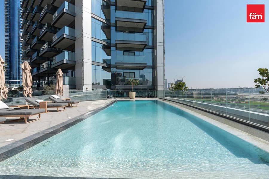 Higher-Floor Charm | Spacious 2 BR | Mins To Downtown