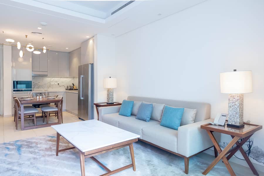 2 Livingroom - Dining 3. jpg