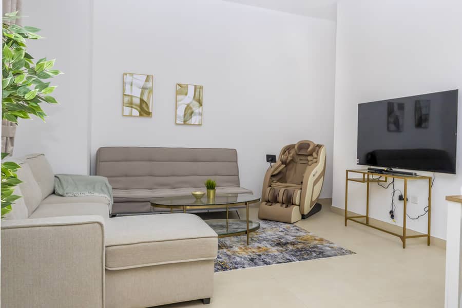 2 Livingroom (2) (3). JPG