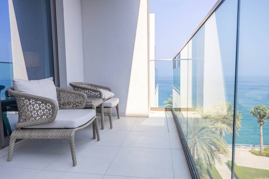 17 Balcony 1. jpg
