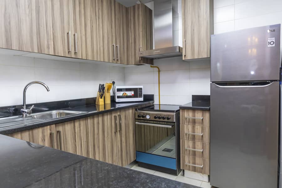 7 Kitchen (1). JPG