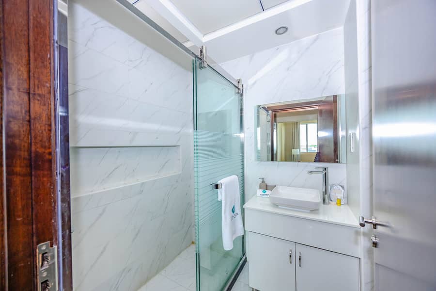 7 2nd Washroom. jpg