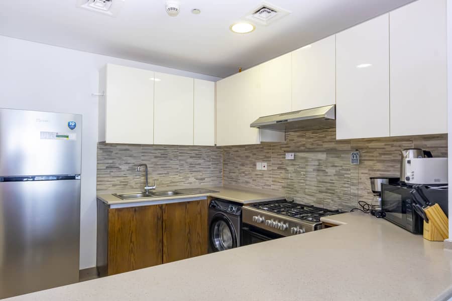 6 Kitchen (7). JPG