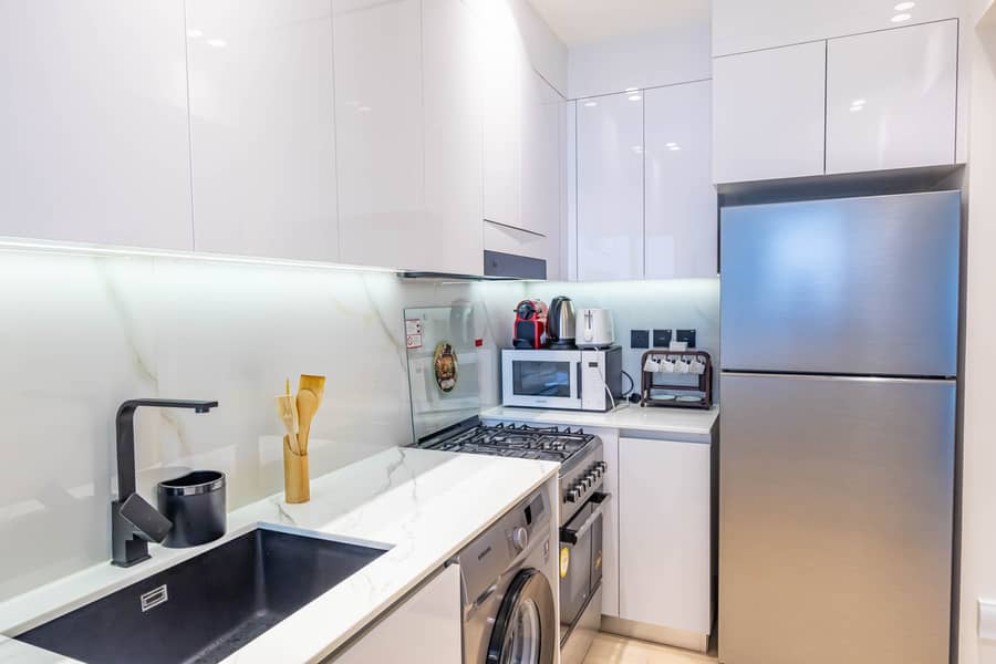 6 Kitchen 3. jpg
