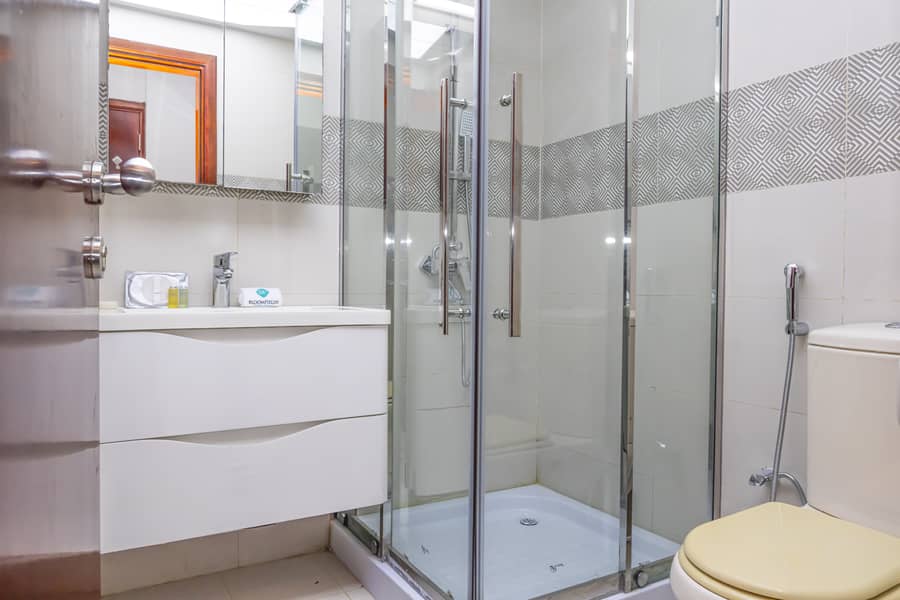 9 1st Washroom. JPG