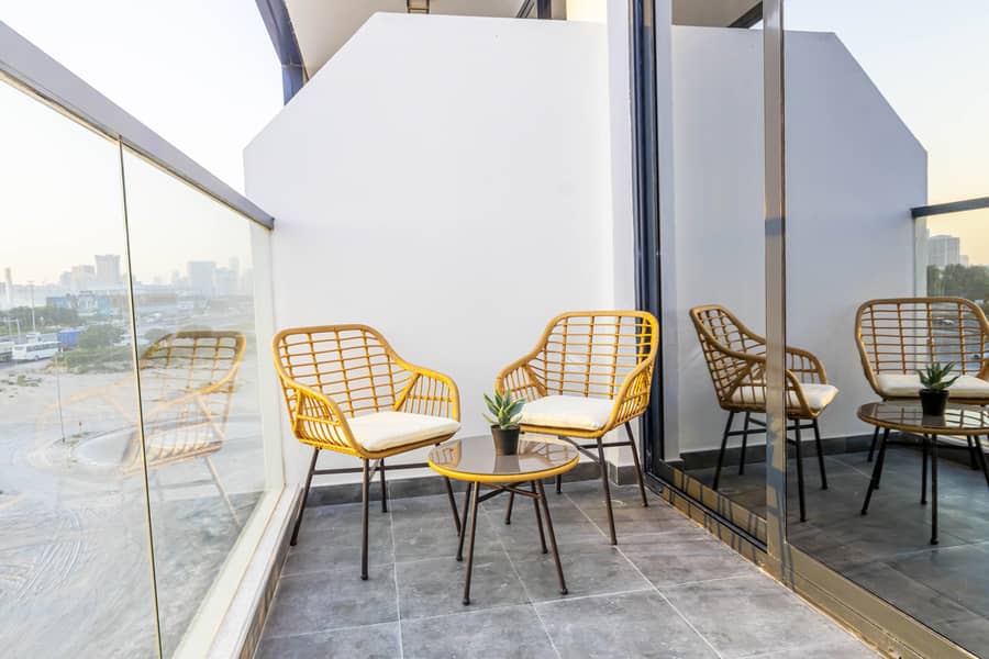8 Balcony. JPG