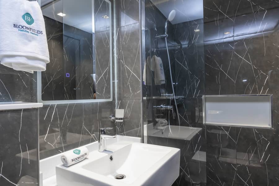 11 Washroom (2). JPG