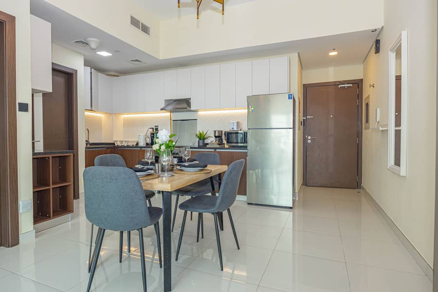 9 Dining - kitchen 1. jpg