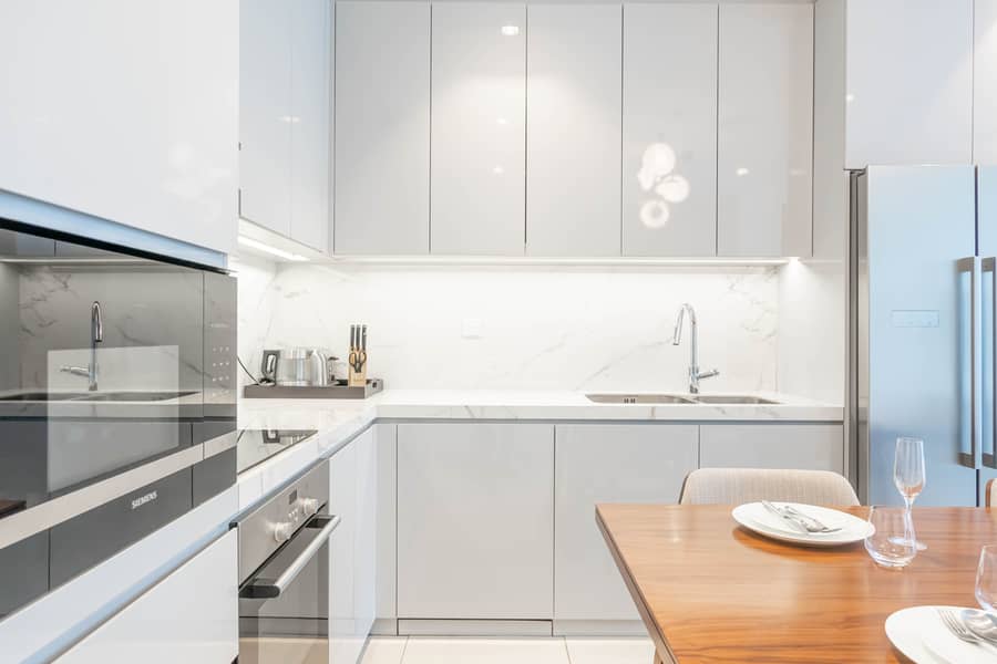 6 Kitchen 1. jpg